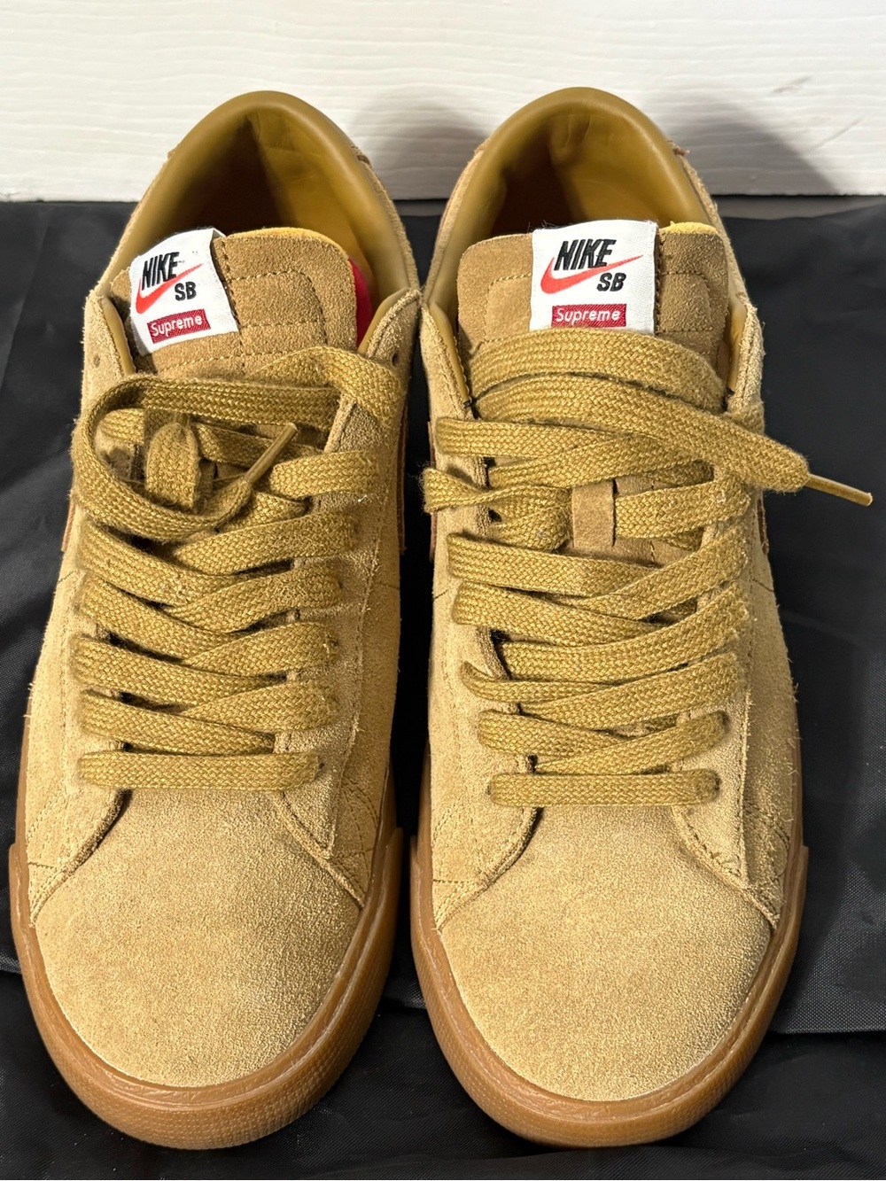 Nike supreme SB # 716890-229 size 9.5 2016 Tan Suede Sneakers.